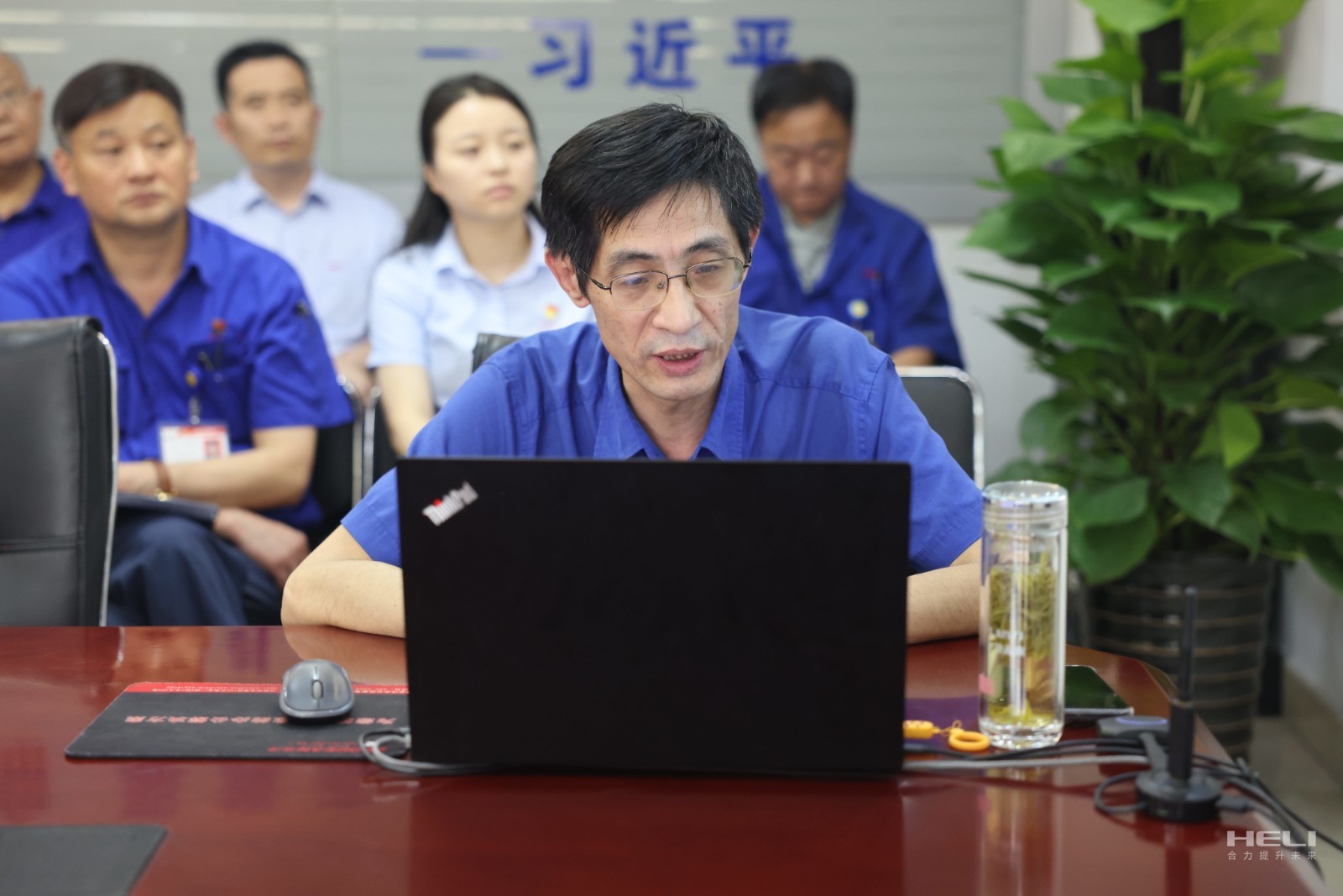 股份公司总经理助理张应权讲授专题党课.jpg